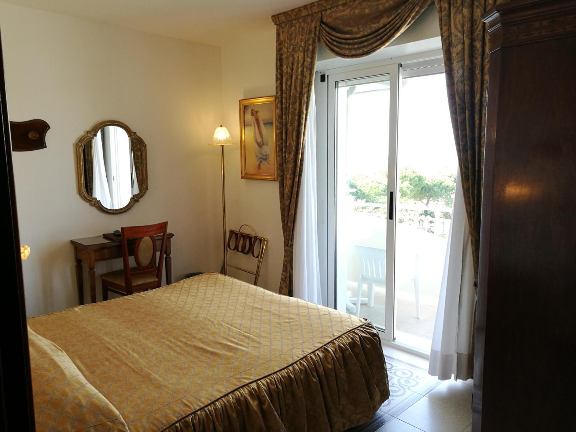 Hotel Miramare Lignano Sabbiadoro Eksteriør billede