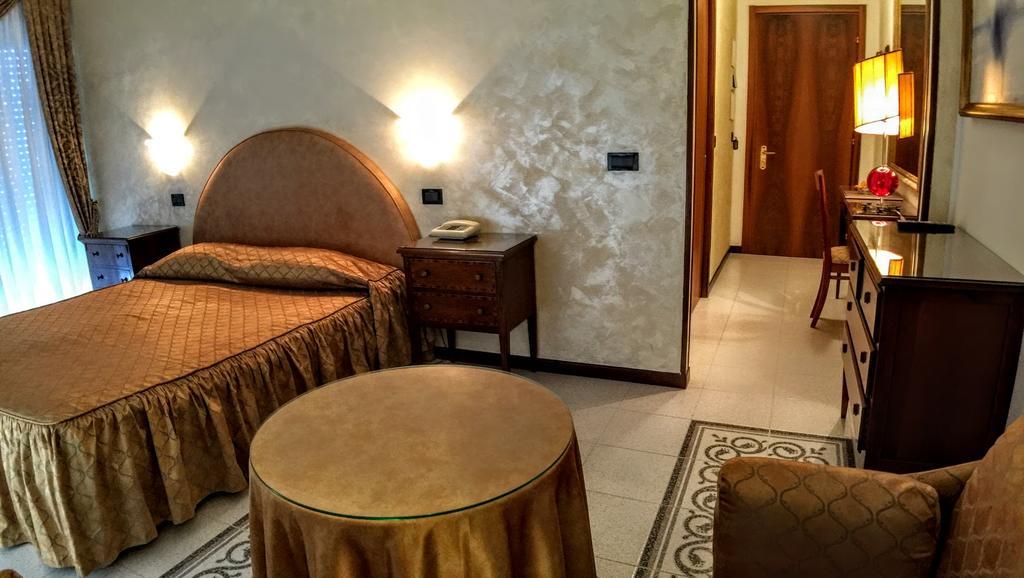 Hotel Miramare Lignano Sabbiadoro Eksteriør billede