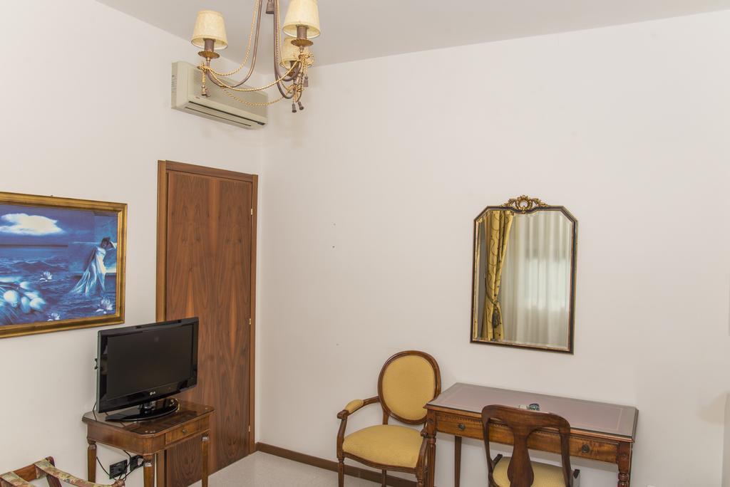Hotel Miramare Lignano Sabbiadoro Eksteriør billede